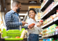 couple-grocery-shopping